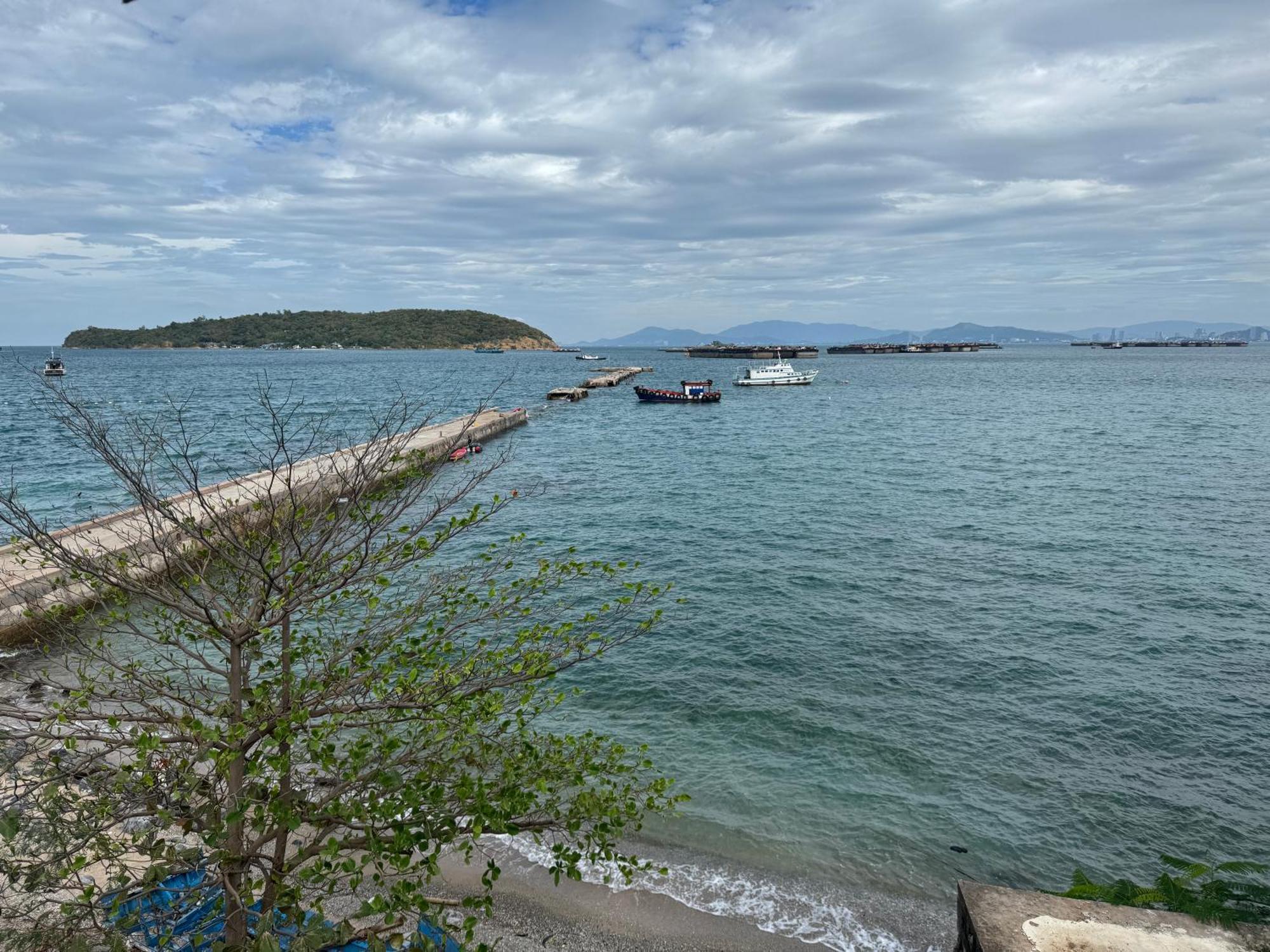 Rimtalay Resort Koh Si Chang Exterior photo